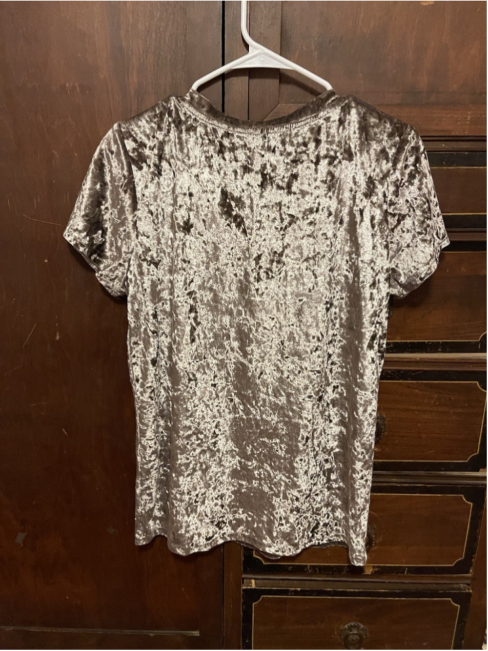 POL Womens Crushed Velvet V Neck Short Sleeve Pocket Shirt L Soft Glam Boho Luxe - Picture 5 of 9